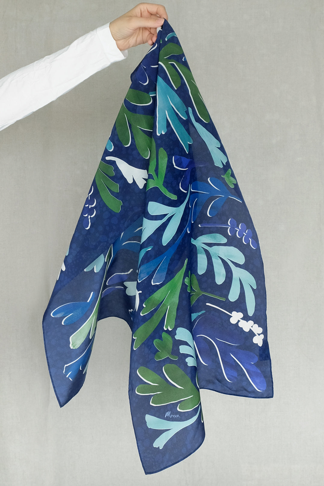 GRÓA SILK SCARF