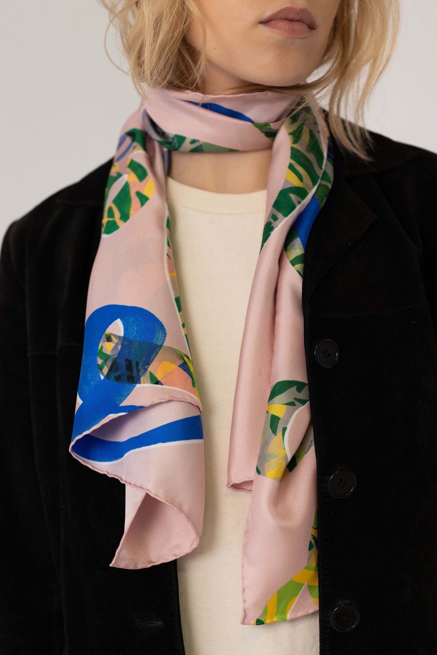 DÖGG silk scarf