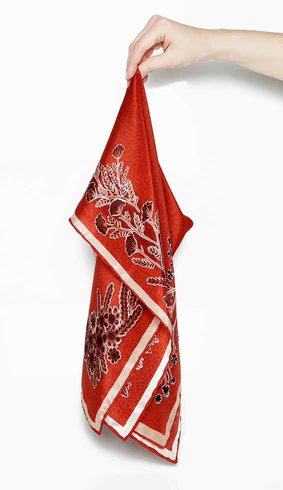 EYRARRÓS SILK SCARF